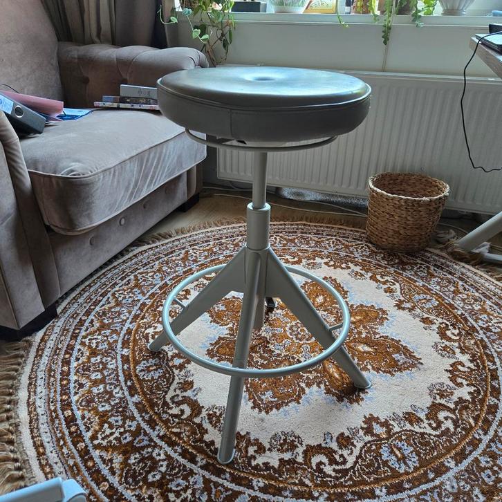 TROLLBERGET
Zit-/stakruk, Grann beige zit sta kruk ikea, Huis en Inrichting, Krukjes, Ophalen