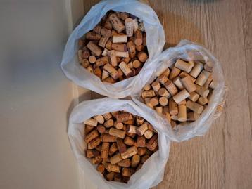 Kurken, hobby, knutselen, wijnkurken. beschikbaar voor biedingen