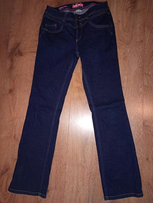 Mooie donkerblauwe spijkerbroek mt 28/32, Kleding | Dames, Spijkerbroeken en Jeans, Zo goed als nieuw, W28 - W29 (confectie 36)