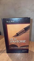 KR-7 Ds. J. Roos - Uit de pastorie Deel 5, Ophalen of Verzenden, Zo goed als nieuw, Ds. J. Roos