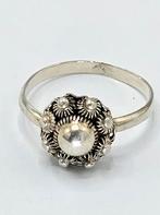 Vintage Zilveren ring Zeeuwse Knoop, Kleiner dan 17, Zo goed als nieuw, Zilver, Zilver