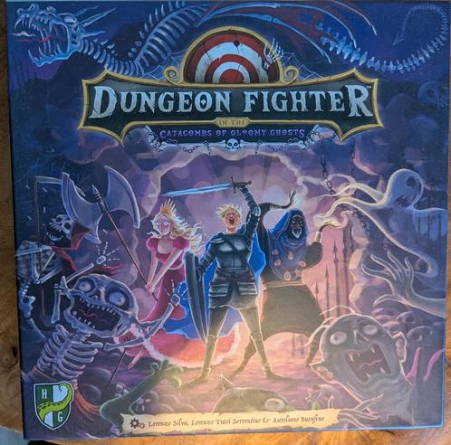 Dungeon fighters, Hobby en Vrije tijd, Gezelschapsspellen | Bordspellen, Zo goed als nieuw, Ophalen