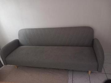 2x 3-zits (slaap)banken beschikbaar voor biedingen