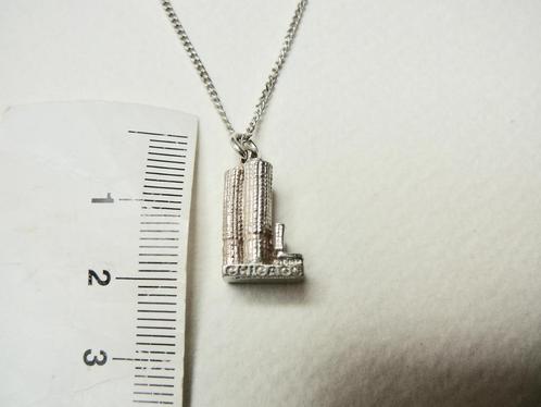 Zilveren hanger CHICAGO MARINA CITY Illinois V.S. 925 zilver, Sieraden, Tassen en Uiterlijk, Kettinghangers, Zo goed als nieuw