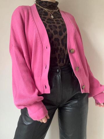 Roze EDC vest, L. Oversized knit trend rib beschikbaar voor biedingen