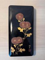 Japanse lakdoos (schrijfdoos) met Maki-e Chrysanten, Antiek en Kunst, Ophalen of Verzenden