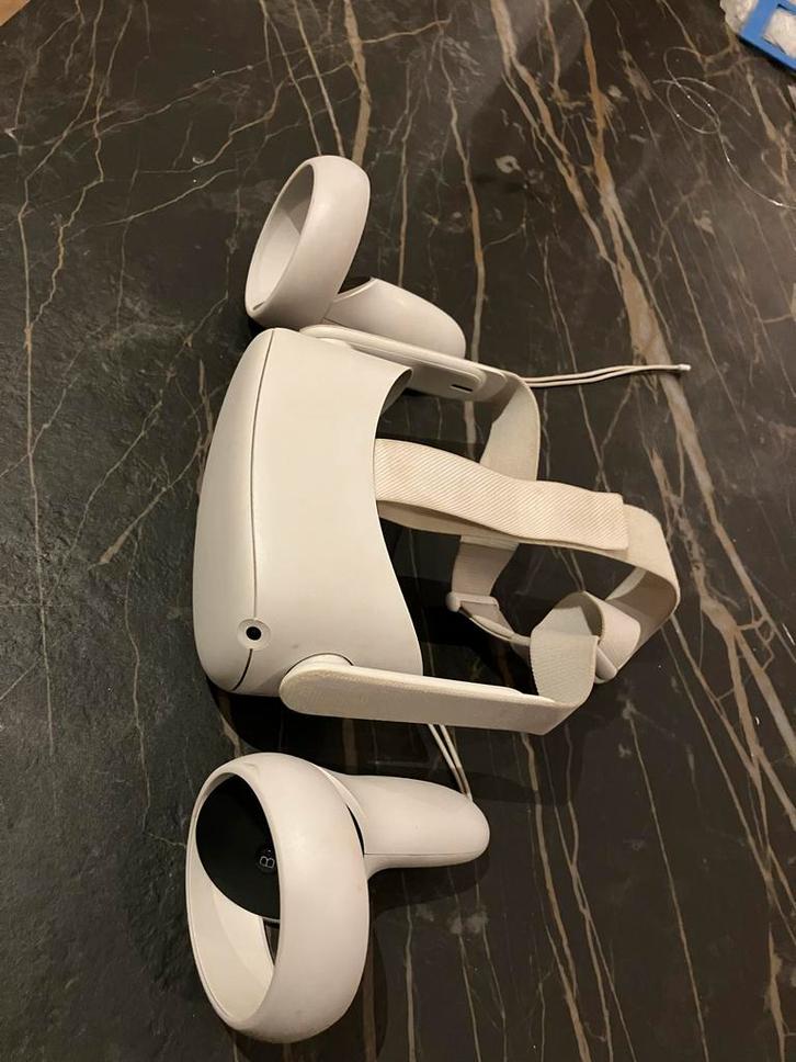 Oculus Meta Quest 2 + Opbergkoffer, Spelcomputers en Games, Virtual Reality, Zo goed als nieuw, Pc, VR-bril, Ophalen of Verzenden