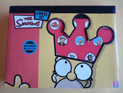 The Simpsons Chess Set - Antiek Metaalstijl, Kinderen en Baby's, Speelgoed | Houten speelgoed, Nieuw, Overige typen, Verzenden