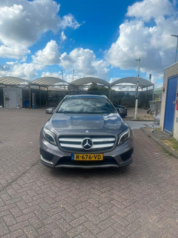 Mercedes-Benz GLA Gla250 2.0 155KW AMG 4MATIC  2016 Grijs, Auto's, Mercedes-Benz, Particulier, Benzine, SUV of Terreinwagen, Automaat