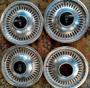 4 Wieldoppen oldsmobile
385mm – 15 inch beschikbaar voor biedingen