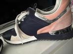 Louis Vuitton 40 roze/donkerblauw orgineel, Kleding | Dames, Schoenen, Blauw, Louis Vuitton, Ophalen of Verzenden, Sneakers of Gympen