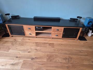 Grote TV Kast - 252cm Breed beschikbaar voor biedingen