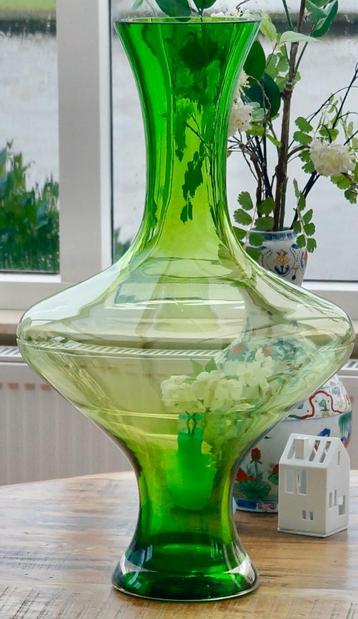 grote groene glazen vaas, 60 cm, moderne vaas, grote vaas
