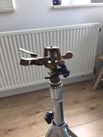 NDJ Sectorsproeier op driepoot. Zgan. Onze tuin te klein, Tuin en Terras, Tuinsproeiers, Ophalen of Verzenden, Zo goed als nieuw