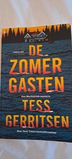 De Zomergasten  van Tess Gerritsen, Ophalen of Verzenden, Gelezen, Nederland