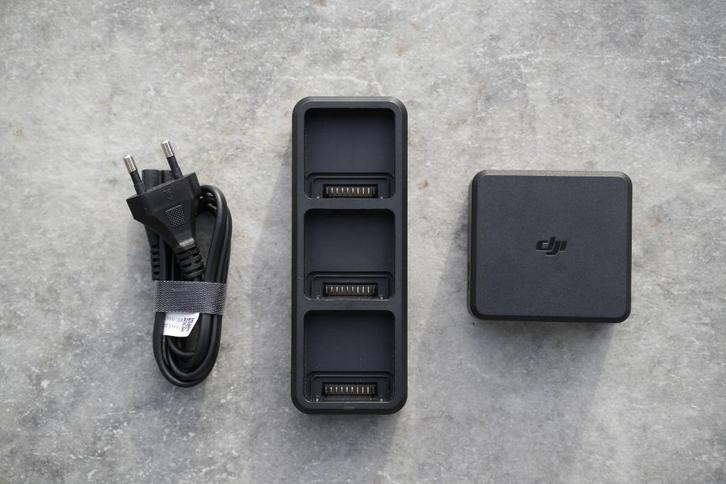 DJI Mavic 3 Lader + Hub, Audio, Tv en Foto, Drones, Zo goed als nieuw, Ophalen of Verzenden