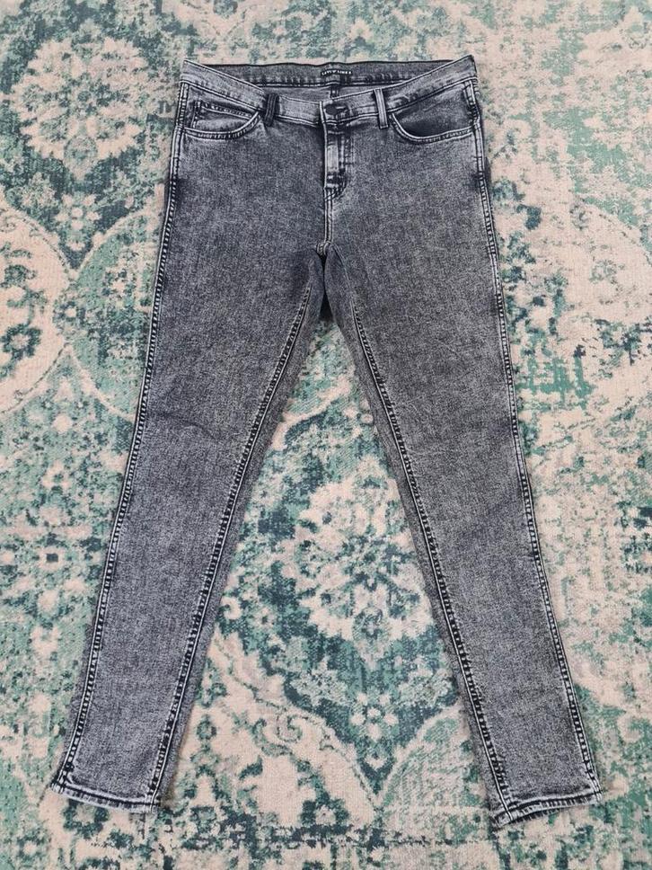 Levi's line 8 W33 L32 WMN Tulsi3332 Grijs, Kleding | Dames, Spijkerbroeken en Jeans, Zo goed als nieuw, W30 - W32 (confectie 38/40)