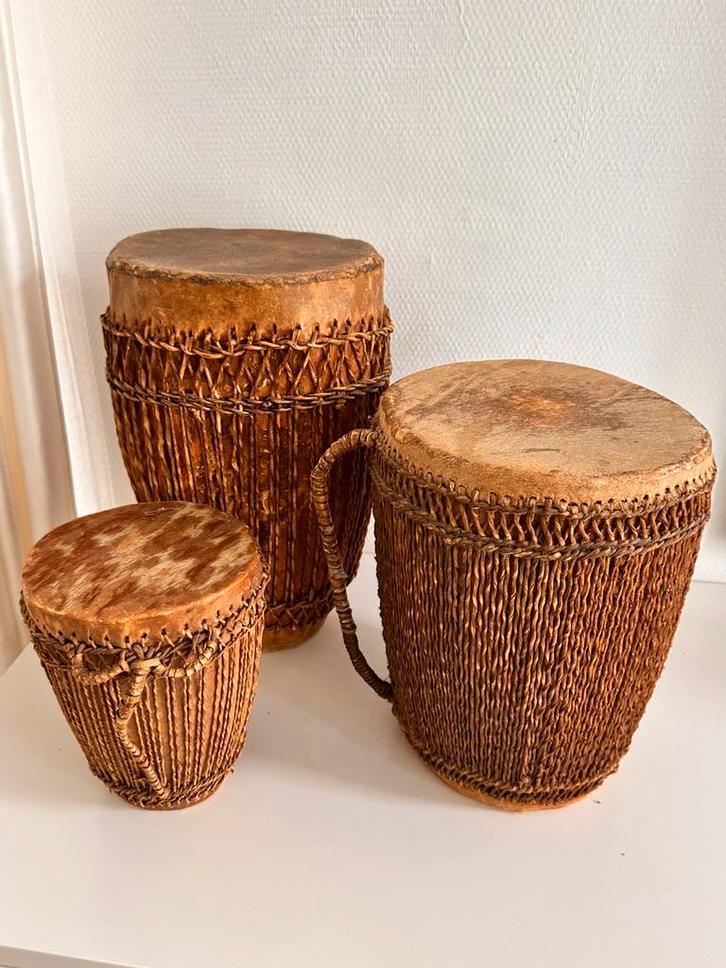 Tam tam trommels Bakongo 3 st. Afrikaanse kunst Congo 1930, Antiek en Kunst, Kunst | Niet-Westerse kunst, Ophalen of Verzenden