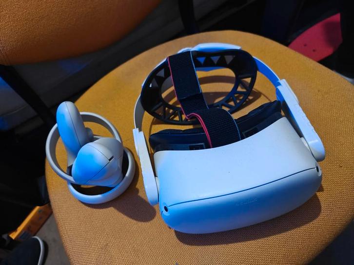 Oculus Quest 2 VR Headset, Spelcomputers en Games, Virtual Reality, Gebruikt, Overige platformen, VR-bril, Ophalen of Verzenden