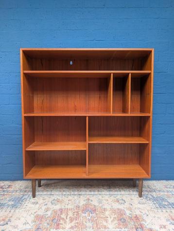 Vintage boekenkast LPkast, jaren 60 beschikbaar voor biedingen