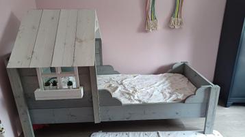 Bed steigerhout beschikbaar voor biedingen