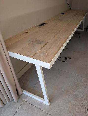 Zeer grote computer tafel staal met hout voor 2 desktops  beschikbaar voor biedingen