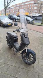 NIU UQI GT (elektronica KAPOT) + batterij en helmen, Ophalen, Maximaal 45 km/u, Elektrisch, Gebruikt