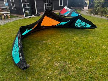 Kitesurfset Slingshot Turbine 9m en 7m. 2017 met bar  beschikbaar voor biedingen
