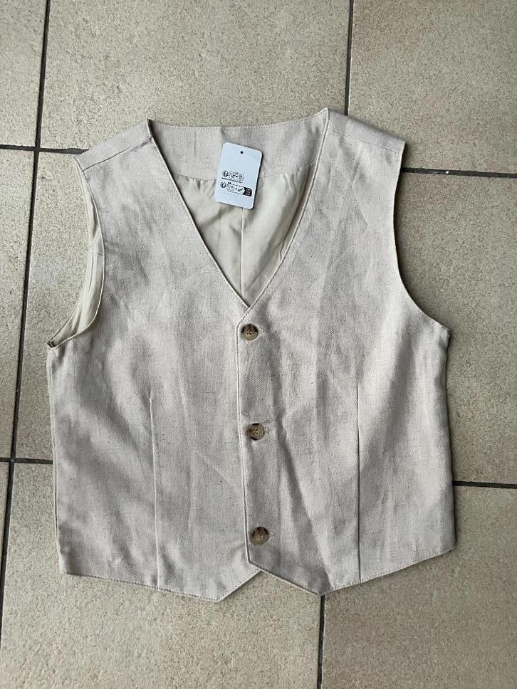 Nieuwe beige gilet - maat 146 / 152, Kinderen en Baby's, Kinderkleding | Maat 146, Nieuw, Jongen, Trui of Vest, Ophalen of Verzenden