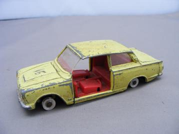 Ford Cortina Dinky toys geel incompleet sloop beschikbaar voor biedingen