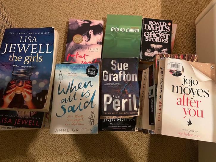 Gratis, voornamelijk Engelse, boeken, Boeken, Detectives, Gelezen, Ophalen