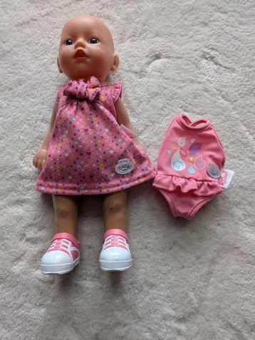 Baby Born pop met extra badpak beschikbaar voor biedingen