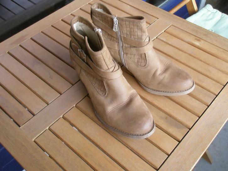 Leuke Enkellaarsjes, met hak , kleur bruin, maat 39, Kleding | Dames, Schoenen, Gedragen, Lage of Enkellaarzen, Bruin, Ophalen of Verzenden