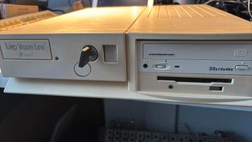 Tulip TC-40 486 met iiyama, toetsenborden, extr mainboard beschikbaar voor biedingen
