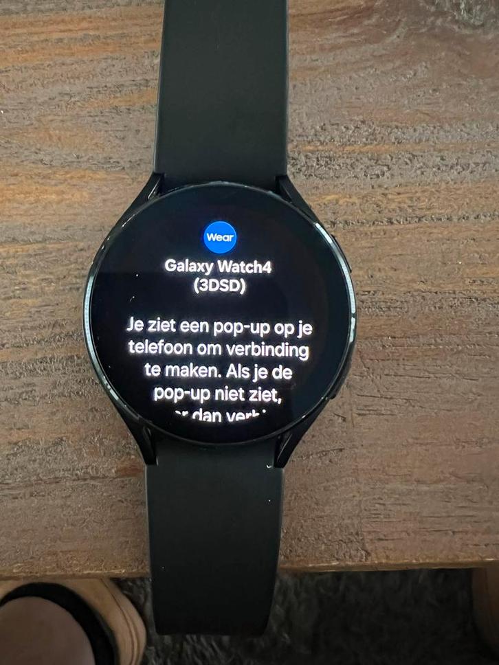 Samsung Galaxy Watch 4 - Goed Onderhouden! Geen beschadiging, Telecommunicatie, Wearable-accessoires, Zo goed als nieuw, Oplader