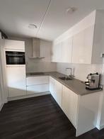 Moderne keuken – compleet met apparatuur en kokendwaterkraan, Huis en Inrichting, Keuken | Complete keukens, Ophalen, Wit, Zo goed als nieuw