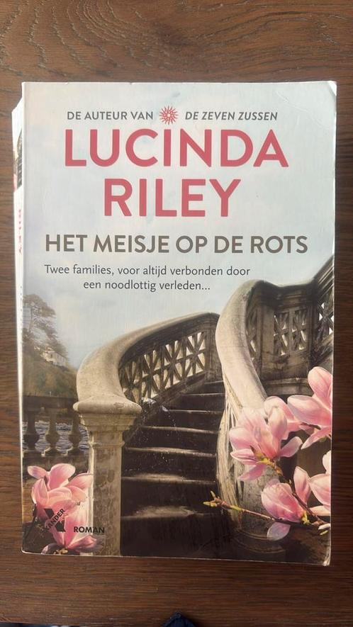 Lucinda Riley - Het meisje op de rots, Boeken, Literatuur, Gelezen, Nederland, Ophalen of Verzenden