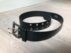 Zwarte leren riem met dubbele rij ogen, 85cm, 4,5 cm breed, Kleding | Dames, Riemen en Ceinturen, Ophalen of Verzenden, Gedragen