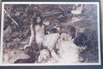 Balinese vrouw zoekt verkoeling bij de Sigit-git waterval, Ophalen of Verzenden, 1920 tot 1940, Ongelopen