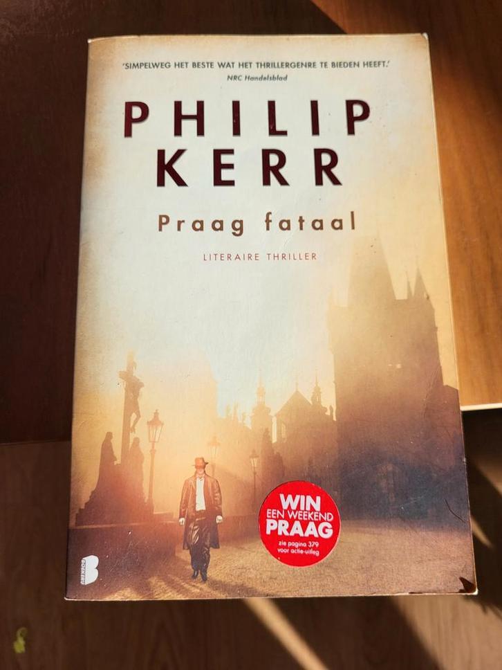 Praag Fataal - Philip Kerr, Boeken, Thrillers, Gelezen, Europa overig, Ophalen of Verzenden