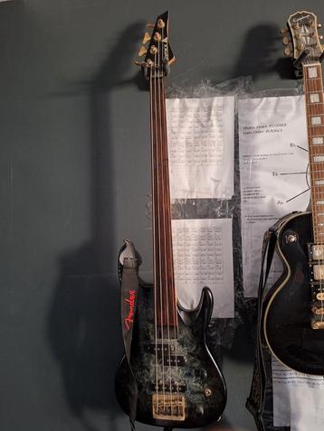 Samick Fretless Basgitaar beschikbaar voor biedingen