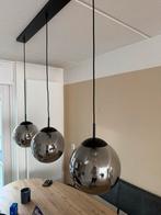 Moderne hanglamp met 3 glazen bollen, Huis en Inrichting, Lampen | Hanglampen, Ophalen, Zo goed als nieuw, Glas, 75 cm of meer