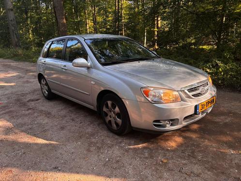 Kia Cerato 1.6 5DR 2006 Grijs, Auto's, Kia, Particulier, Cerato, Benzine, C, Hatchback, Handgeschakeld, Origineel Nederlands, Zilver of Grijs