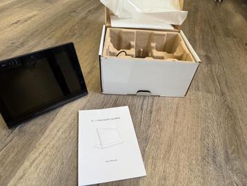 8 inch L-Type Digital Signage tablet (Android 10) beschikbaar voor biedingen