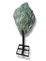 Gigantische Fuchsiet op metalen standaard - 113 cm / 57 kg, Ophalen, Mineraal