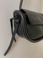 Zwarte Schoudertas Zara- Stijlvol & Compact, Sieraden, Tassen en Uiterlijk, Tassen | Damestassen, Ophalen of Verzenden, Zo goed als nieuw