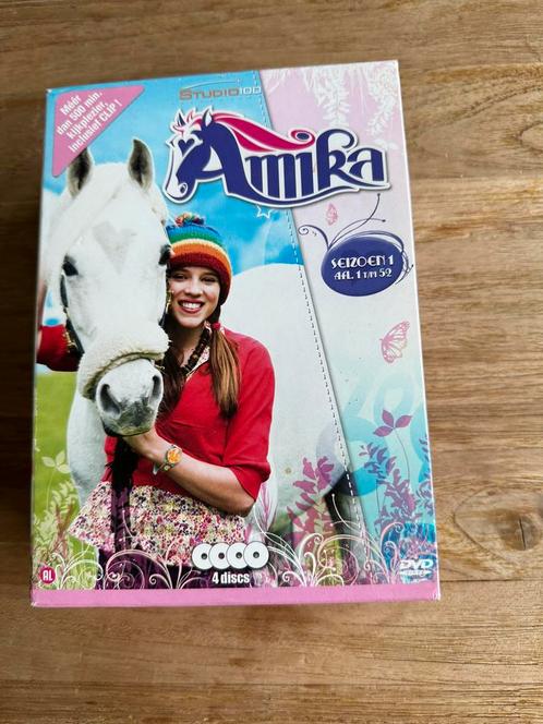 Dvd Amika complete seizoen 1 NL uitgave box origineel 4 disc, Cd's en Dvd's, Dvd's | Tv en Series, Zo goed als nieuw, Boxset, Verzenden
