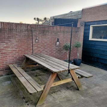 Te koop: robuuste picknicktafel 2.10 lang beschikbaar voor biedingen