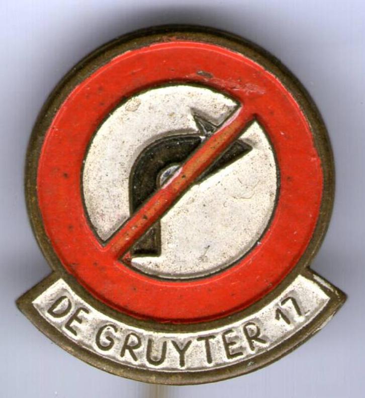 De Gruyter verkeersbord Nr 17 koper speldje ( X_017 ), Verzamelen, Speldjes, Pins en Buttons, Zo goed als nieuw, Speldje of Pin