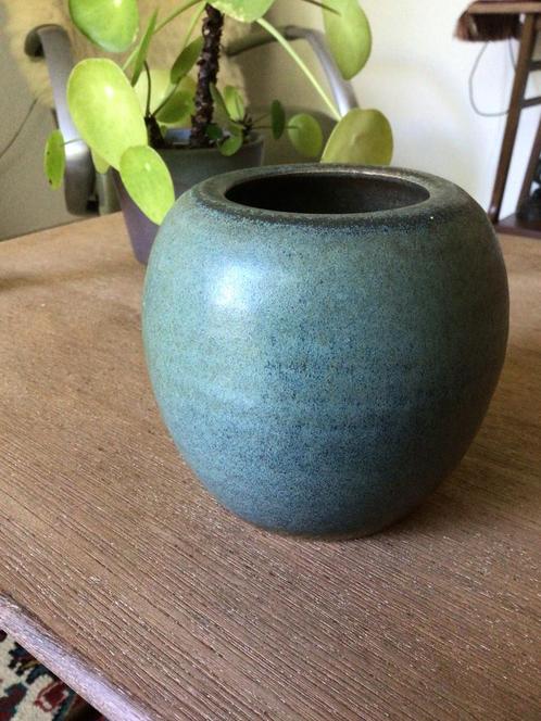 Gubbels Helden vaas keramiek, blauw met turkois, Antiek en Kunst, Antiek | Keramiek en Aardewerk, Ophalen of Verzenden
